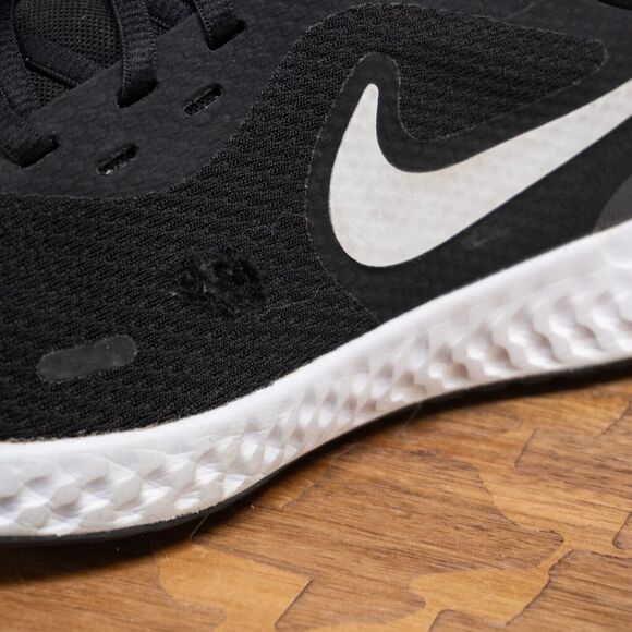 Nike (GS) - Nike Revolution Sz 6 Youth Low Black White BQ5671-003 - Picture 4 of 8